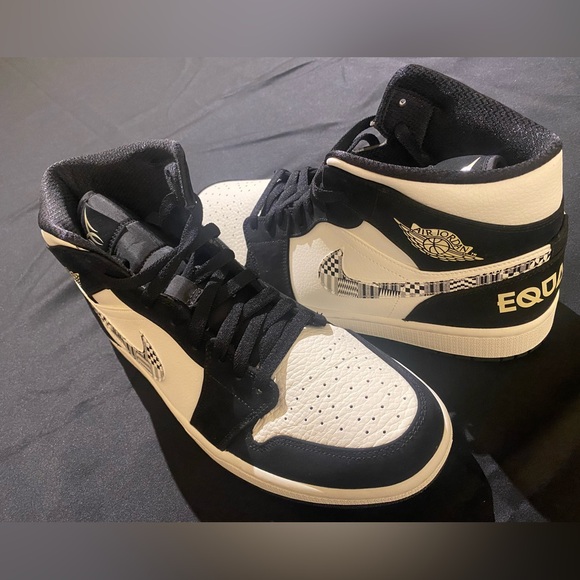 Jordan 1 Mid Equality (2019) - Picture 4 of 16